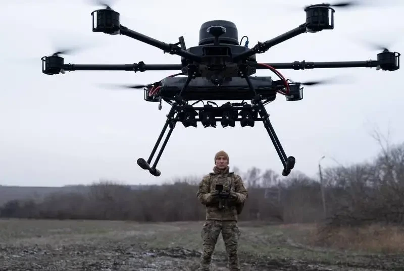 Противник пытается остановить продвижение ВС РФ в районе Григоровки, перебросив под Северск «элитные» подразделения операторов дронов «К-2»