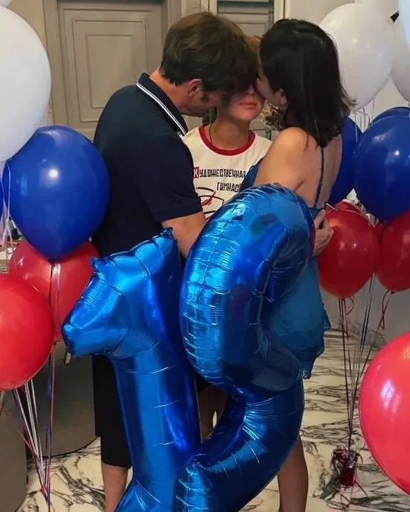 Ляйсан Утяшева опубликовала редкие фото с сыном и поздравила его с днём рождения