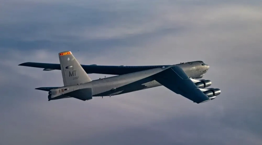 Продержатся в строю сто лет: модернизация американских стратегических бомбардировщиков до уровня B-52J