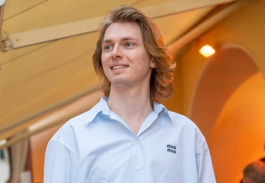 "Похож на папу". В сети обсуждают фото 27-летнего сына Кристины Орбакайте от Руслана Байсарова