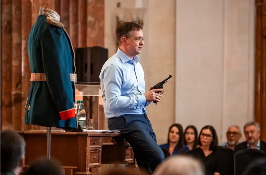 И всё-таки Мединский: в Кремле определили состав переговорной группы по Украине, самолёт отряда «Россия» уже приземлился в Стамбуле