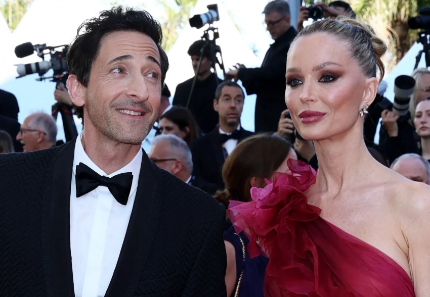 Канны-2025: Скарлетт Йоханссон, Эдриан Броуди с Джорджиной Чапман, Джоди Фостер и Джеймс Франко с девушкой на премьере фильма "Частная жизнь"