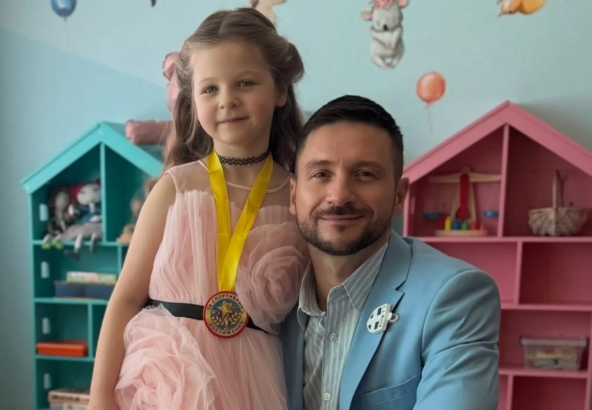 Сергей Лазарев показал, как прошёл выпускной его дочери в детском саду