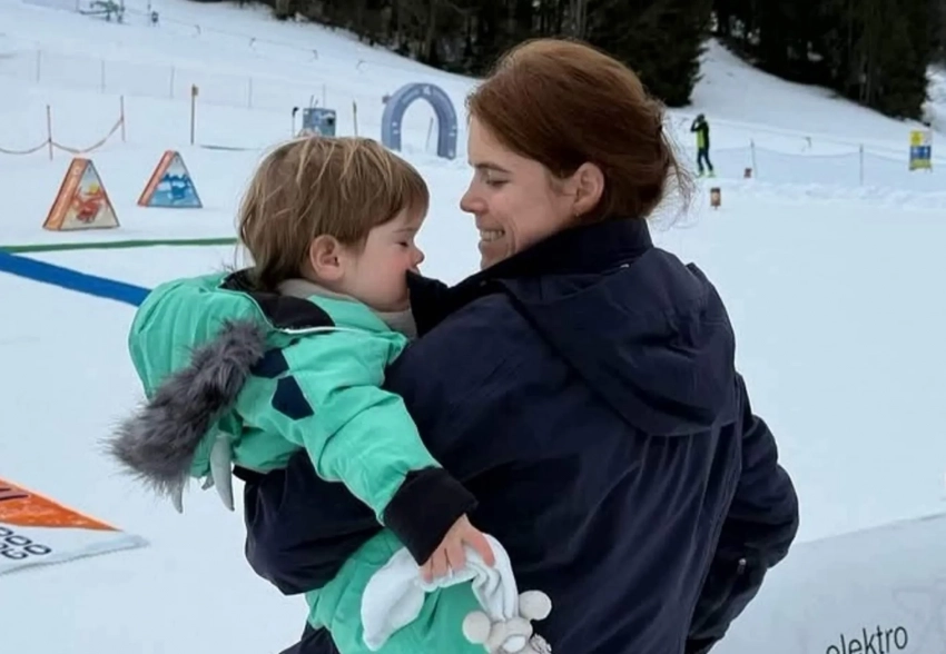 Принцесса Евгения показала редкие фото с детьми по случаю дня рождения младшего сына