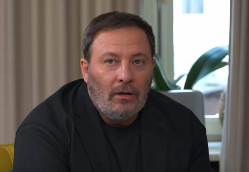 "Патрики — гимн праздности и псевдохайпу". Сергей Минаев высказался об изменениях в российском обществе и избиении Юлии Ван