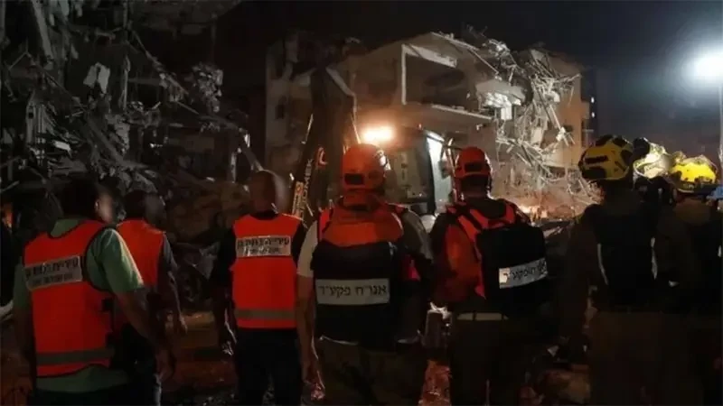 Жители Тель-Авива дают понять, что не ожидали прорыва иранскими ракетами израильской системы ПВО-ПРО