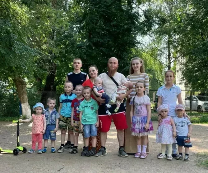 "Он чудовище". Первая жена многоженца Ивана Сухова высказалась о нём после того, как дочь обвинила его в сексуализированном насилии