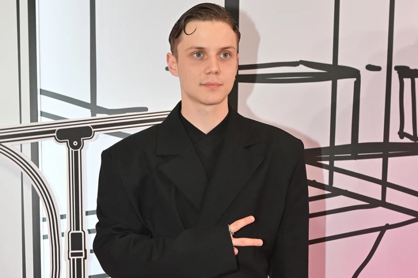 Ваня Дмитриенко рассказал о романе с Пересильд, знакомстве с Рубчинским и вспомнил, как Киркоров его спас