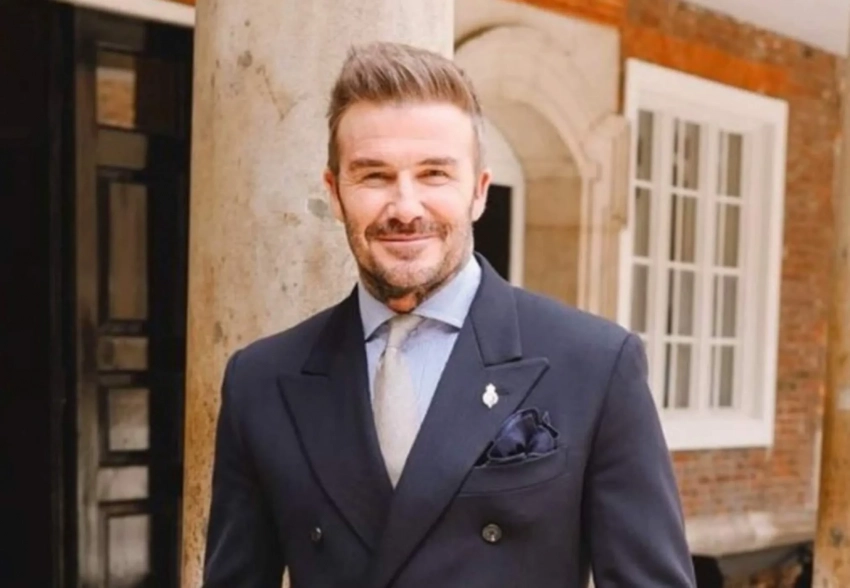 Дэвида Бекхэма посвятили в рыцари. Старший сын футболиста Бруклин, у которого конфликт с родителями, его не поздравил