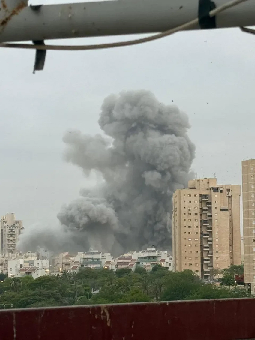 Иран наносит последний ракетный удар перед объявленным Нетаньяху перемирием