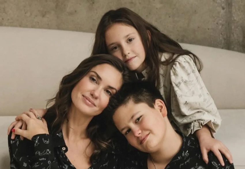 Дети Павла Прилучного и Агаты Муцениеце встретились впервые за долгое время