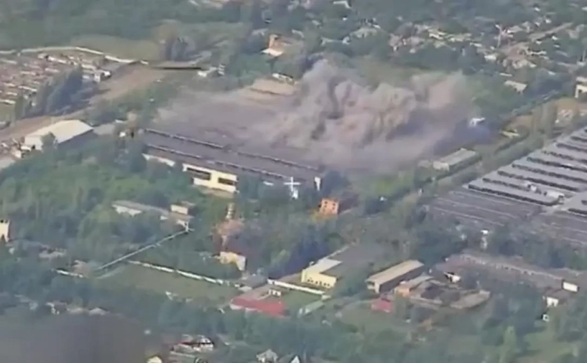 Показаны кадры уничтожения нашими войсками цеха по производству беспилотников в Чугуеве Харьковской области