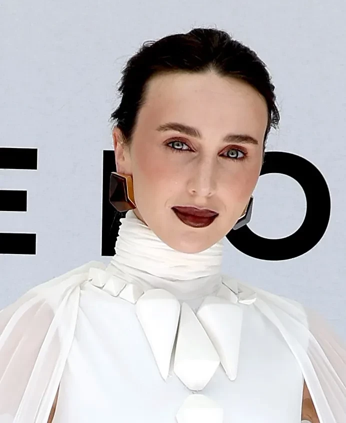 Неделя высокой моды: Вера Брежнева, девушка Венсана Касселя и Карди Би на показе Stephane Rolland