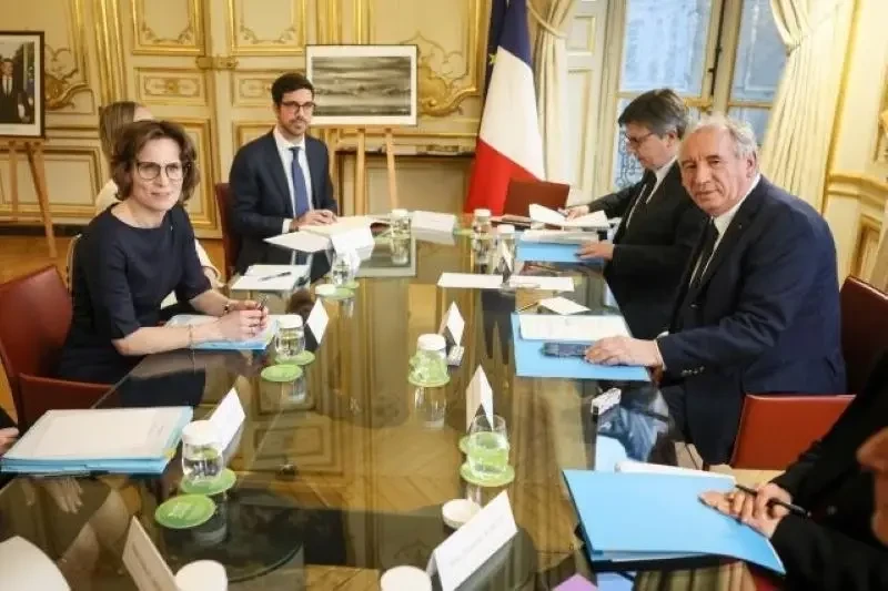 L'Express: дефицит бюджета во Франции растёт быстрее, чем в большинстве других стран ЕС, а мы по-прежнему основное внимание уделяем санкциям против России