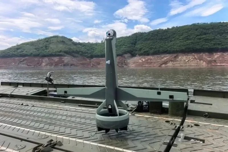 «Похож на американский V-BAT»: Армия Китая получила на вооружение новый разведывательный дрон вертикального взлёта и посадки