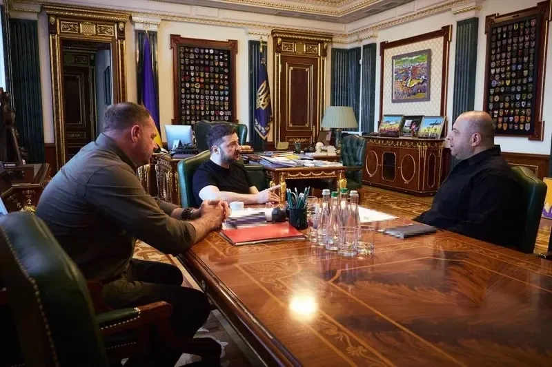 «Самое главное - встреча лидеров»: Зеленский провёл совещание с Ермаком и Умеровым в преддверии третьего раунда переговоров в Стамбуле