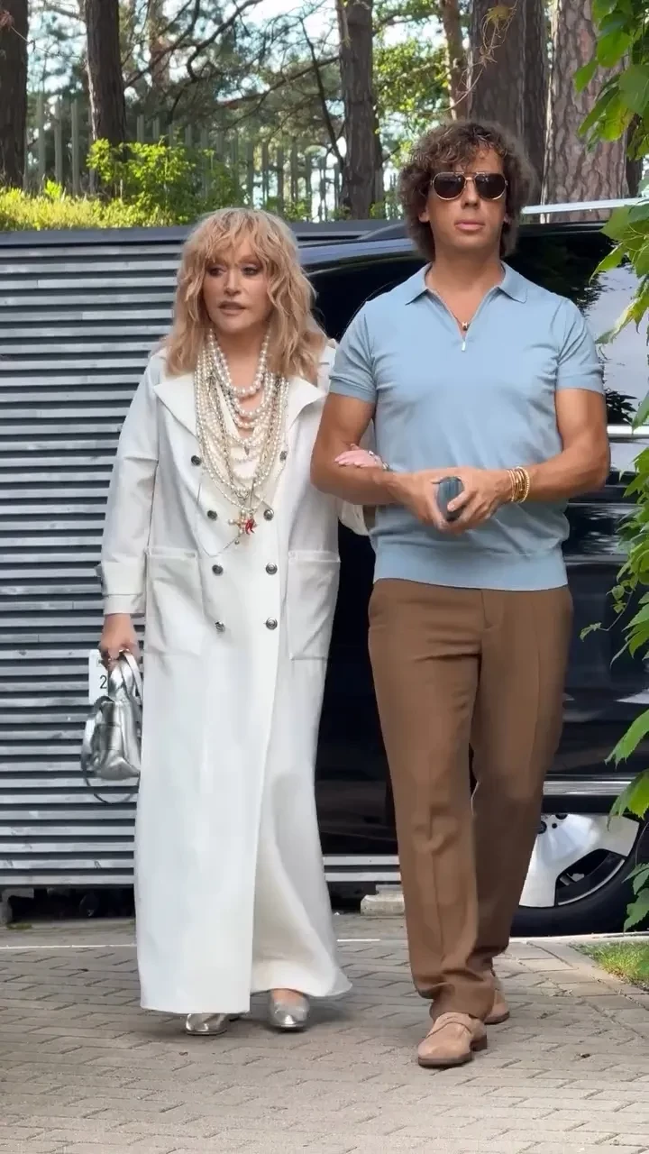 Алла Пугачёва и Максим Галкин* посетили фестиваль Лаймы Вайкуле в Юрмале