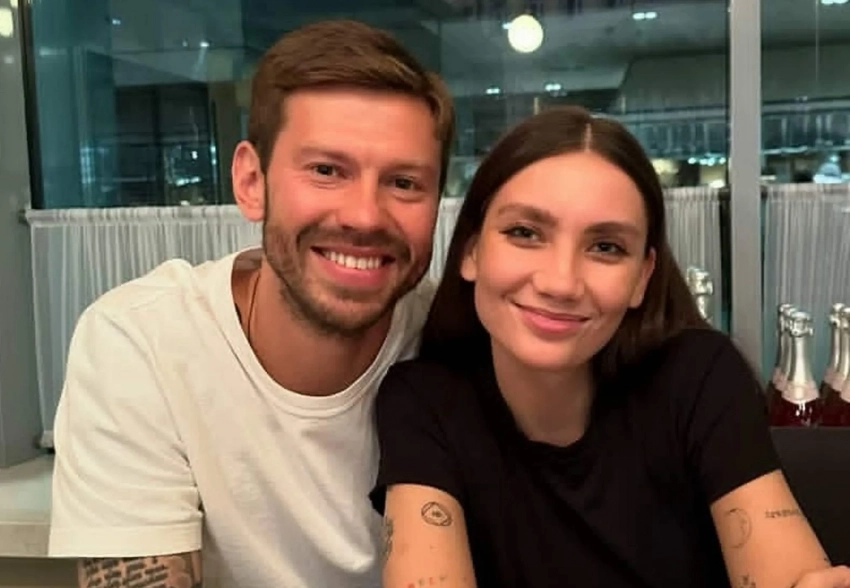 "Я была рядом весь месяц раскаяния и шантажа". Карина Истомина высказалась о драке с участием её мужа Фёдора Смолова