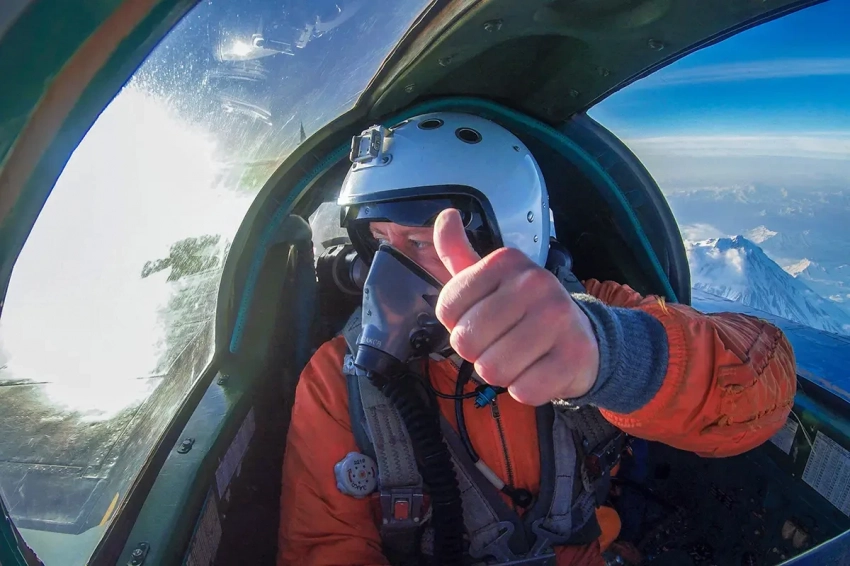 Ракетная атака ВС РФ заставила украинских военных срочно покинуть буровую платформу в Чёрном море