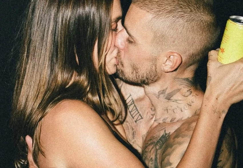 Джастин Бибер показал фото с вечеринки по случаю выхода нового альбома и развеял слухи о разводе с женой