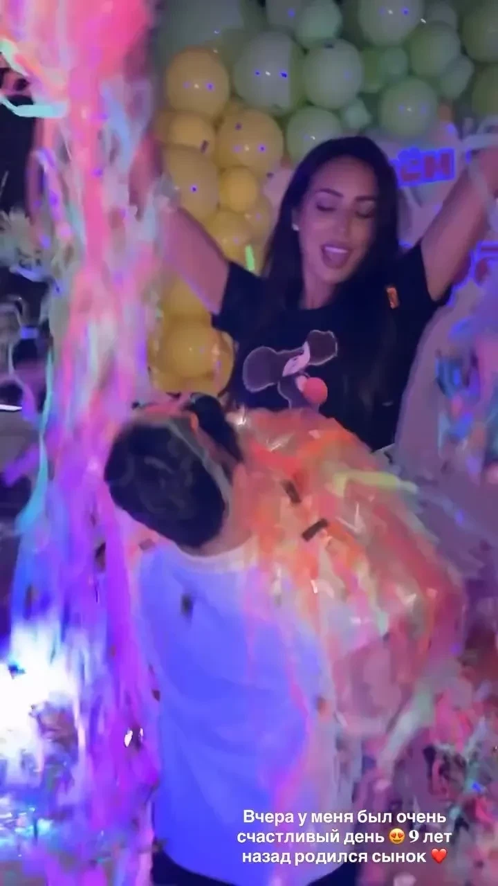 Чебурашка, шиншилла и конфетти: Алсу отпраздновала девятый день рождения сына Рафаэля