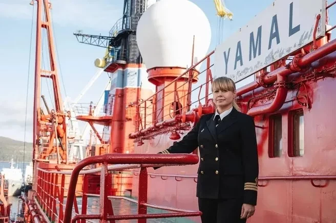 Россиянка стала первой в истории женщиной-капитаном атомного ледокола