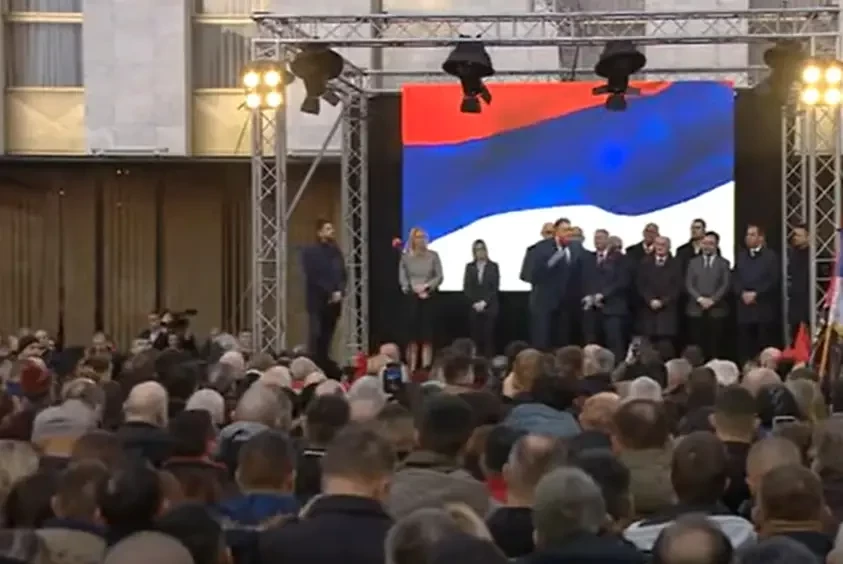 Президент Республики Сербской намерен обратиться к России за помощью