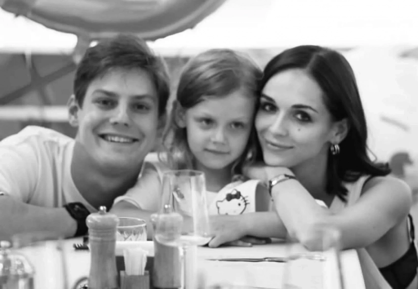 Редкое фото Павла Табакова и Софьи Синициной с дочерью: Марина Зудина показала, как прошёл день рождения её внучки