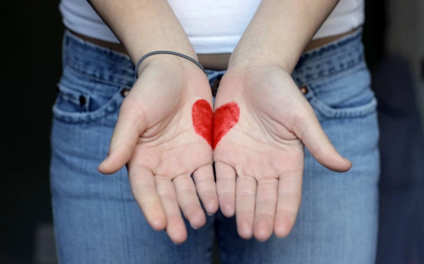 Символ чувств и отношений на вашей руке: почему вы разочаровываетесь в партнерах и как это исправить