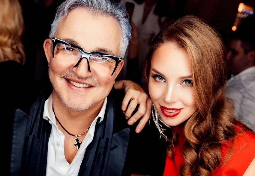 "Не самые весёленькие времена в моей жизни". Дмитрий Дибров снова вышел в прямой эфир и ответил на слухи о своём скандальном разводе