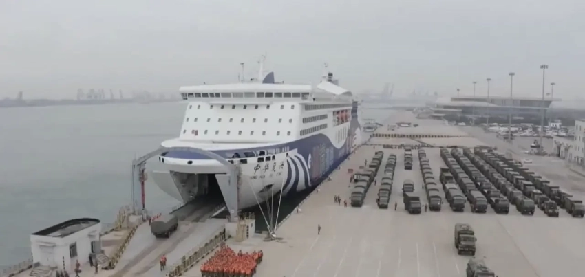 «Превзойдёт высадку в Нормандии»: Китай якобы мобилизует армаду гражданских судов