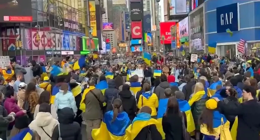 Сотни тысяч украинцев не могут продлить документы на пребывание в США