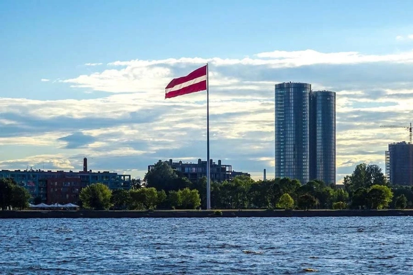 Латвию стократ наказали за украденный «Дом Москвы» в Риге