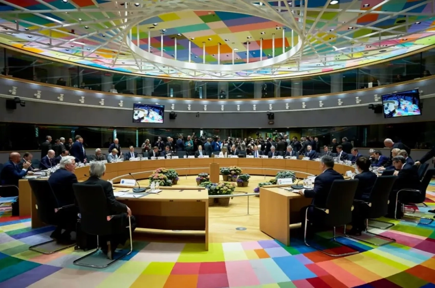 ЕС нашел способ обойти Венгрию: готовится постоянная блокировка активов РФ