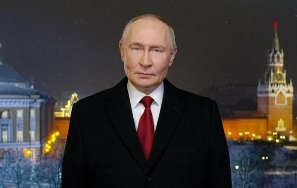 Владимир Путин обратился с новогодним поздравлением из Кремля