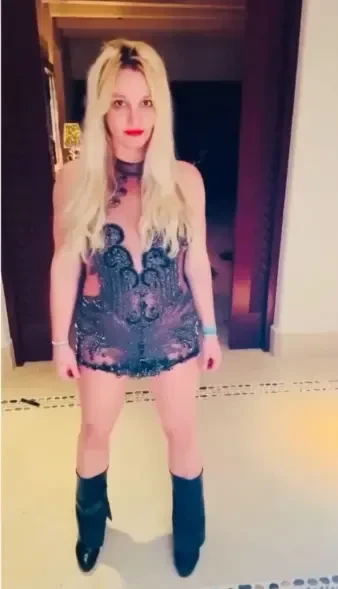 Бывший муж Бритни Спирс Кевин Федерлайн высказался об её аресте после "затяжного срыва", в котором винят его