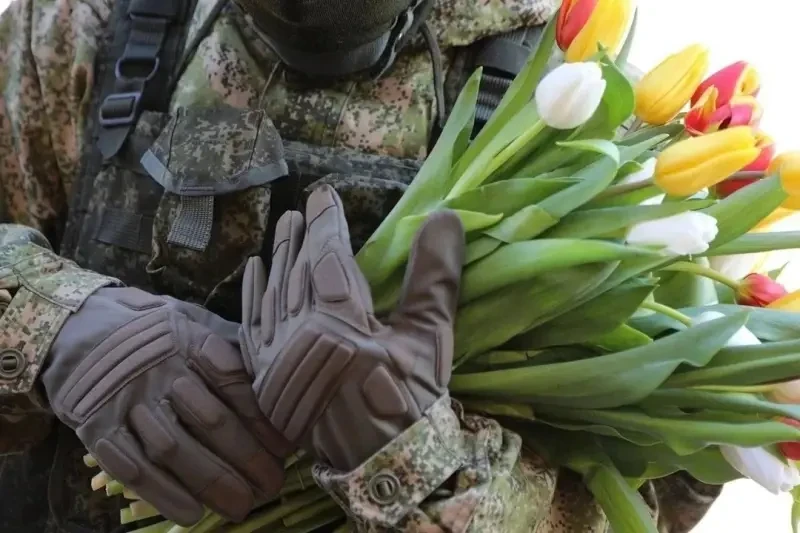 С праздником, дорогие женщины!