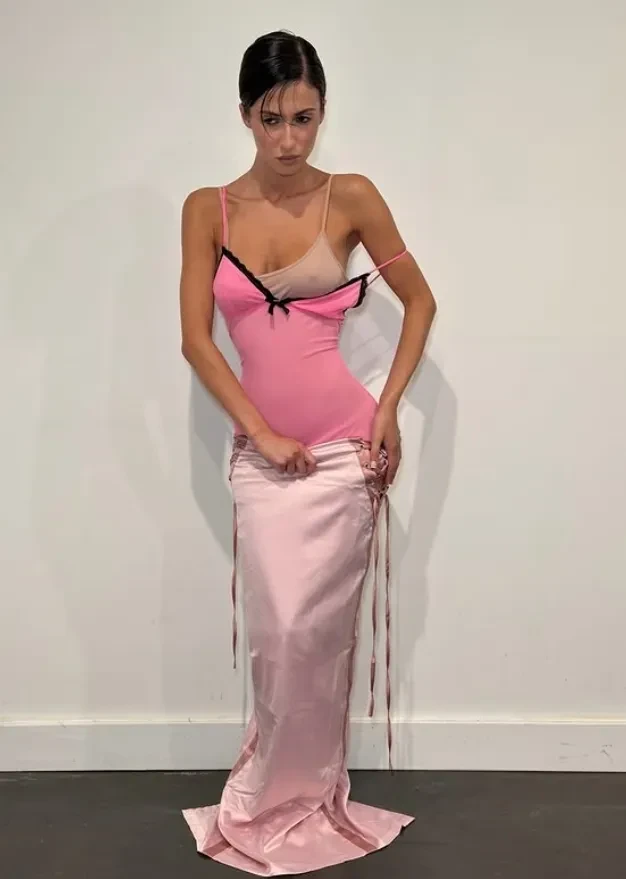 Сестра Бьянки Цензори повторила её "голые" образы