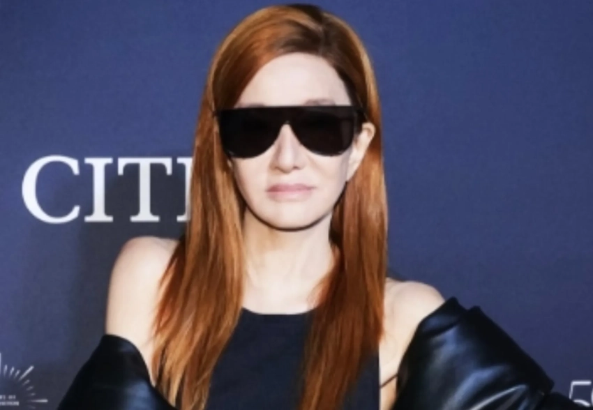 76-летняя Вера Вонг вышла в свет в кроп-топе и с рыжими волосами