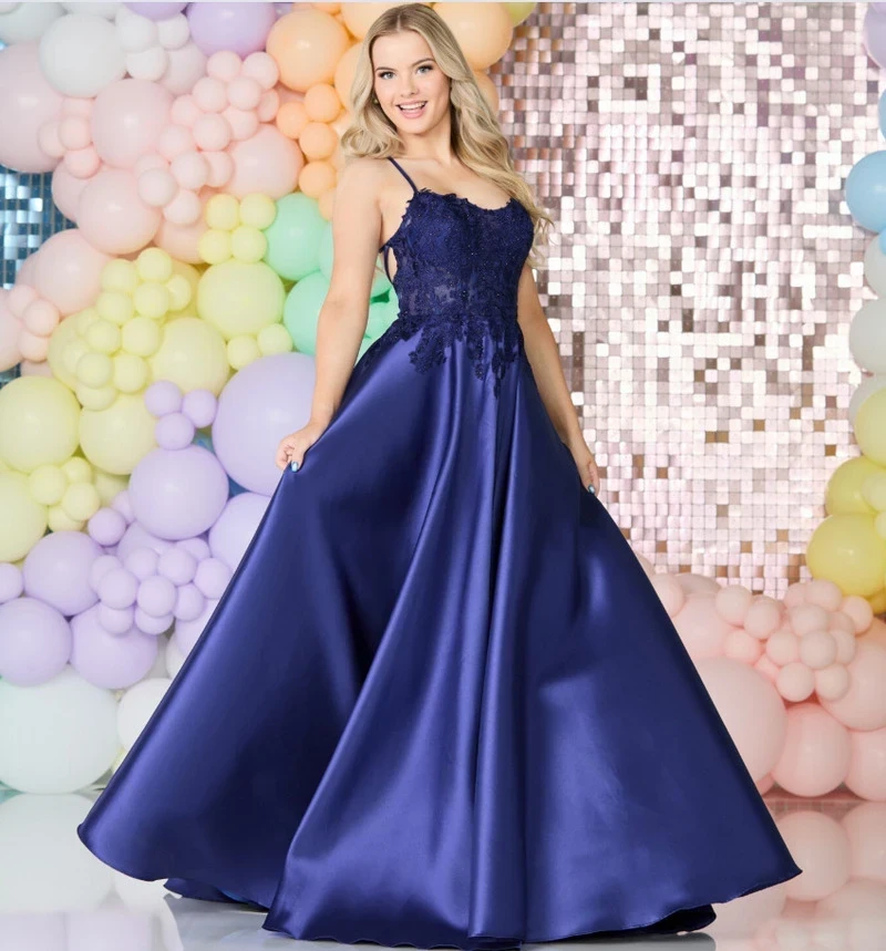 Какое платье выбрать на выпускной: тренды и советы стилиста