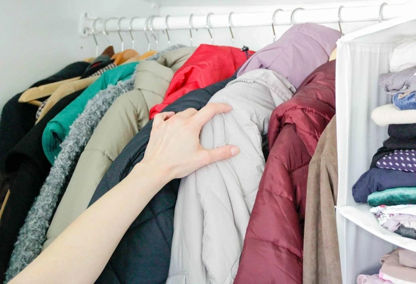 Советы эксперты, как правильно хранить зимние вещи для их качественного вида