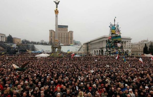 Политолог Бондаренко заявил, что "майдан" на Украине может начаться внезапно